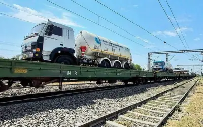 भारतीय रेल ने 15 हजार मीट्रिक टन लिक्विड ऑक्सीजन देश भर में पहुंचाई