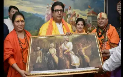 हिंदुत्व के मुद्दे पर राज और उद्धव में जंगी सामना