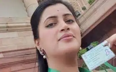 संसदीय विशेषाधिकार समिति के समक्ष आज पेश होंगी नवनीत राणा