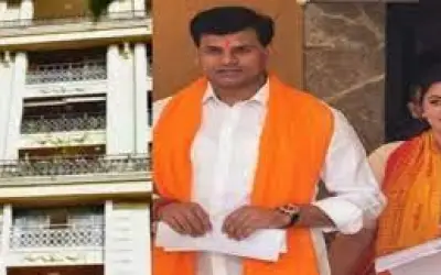 रवि राणा के घर पहुंची पुलिस