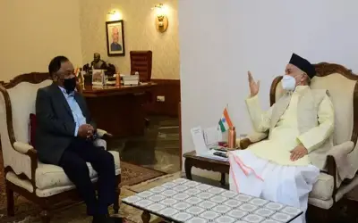 खतरे में महाराष्ट्र सरकार भाजपा ने राष्ट्रपति शासन लगाने की मांग की