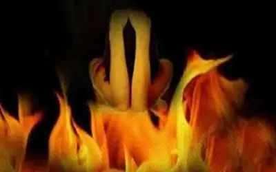 रेप के बाद जिंदा जलाने की कोशिश