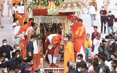 गुजरात में जगन्नाथ मंदिर की सालाना रथ यात्रा महज चार घंटे में हो गई पूरी