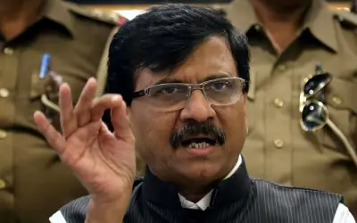 सांसद संजय राउत के खिलाफ दिल्ली में एफआईआर दर्ज