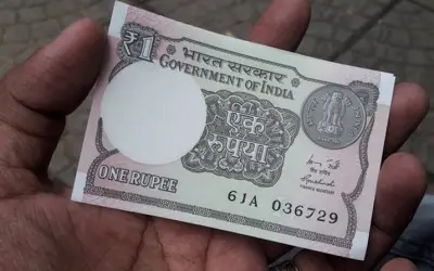 रुपया हुआ 13 पैसे मजबूत