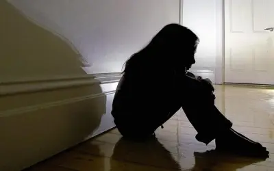 बाप ने गोद ली हुई बेटी के साथ किया दुष्कर्म