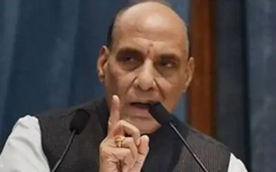 आतंक और वार्ता एक साथ नहीं : राजनाथ