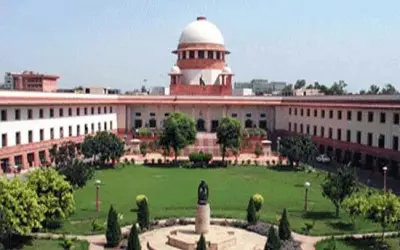 सुप्रीम कोर्ट ने कियाऔरंगाबाद ट्रेन हादसे पर सुनवाई से इंकार, कहा- कोई रेलवे ट्रैक पर सो जाए, तो क्या कर सकते हैं?