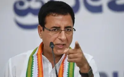 चुनाव आयोग की आज़ादी पर सुरजेवाला ने उठाए सवाल
