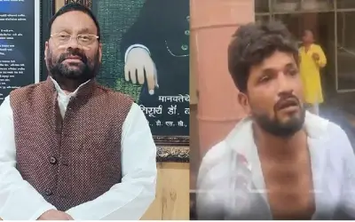 ओबीसी सम्मेलन में सपा नेता स्वामी प्रसाद मौर्य पर युवक ने फेंका जूता