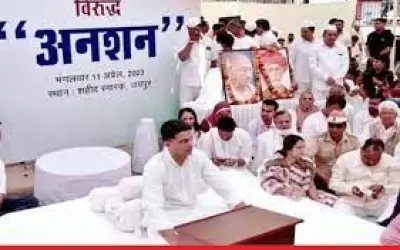 जयपुर में मौन अनशन पर बैठे सचिन पायलट