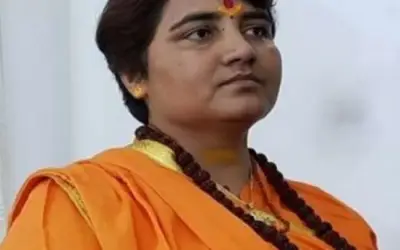 गोडसे विवाद के कारण साध्वी प्रज्ञा को रक्षा मंत्रालय की समिति से हटाया गया