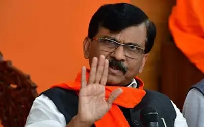 बीजेपी में शामिल होने की अटकलों के बीच कमलनाथ पर ये क्या बोले गए संजय राउत