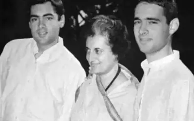 राजीव गांधी के मना करने पर भी संजय गांधी ने प्लेन उड़ाया : राहुल गांधी