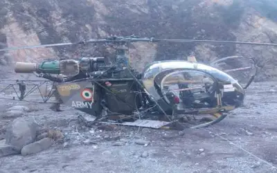 सेना का एक हेलीकॉप्टर क्रैश, दोनों पायलट सुरक्षित