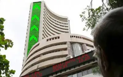 सेंसेक्स उछला, निफ्टी चढ़ा