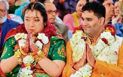 चीन की लड़की ने भारत आकर अपने भारतीय प्रेमी से शादी रचाई