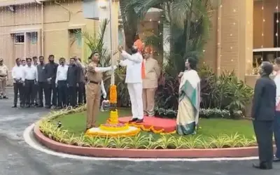महाराष्ट्र के सीएम एकनाथ शिंदे ने गणतंत्र दिवस पर किया ध्वजारोहण