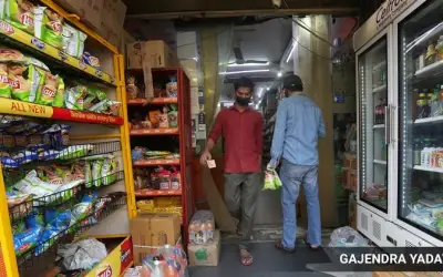 मुंबई में गैरज़रूरी दुकानें भी बंद रहेंगी