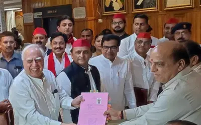 कांग्रेस छोड़ सपा में गए कपिल सिब्बल