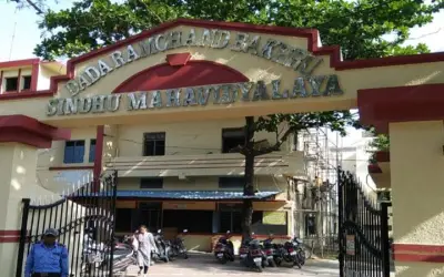 छात्राओं ने थाने में दर्ज कराई  प्रोफेसर के खिलाफ यौन शोषण की शिकायत