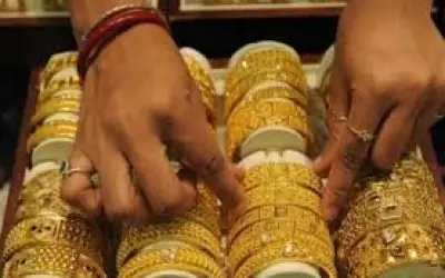 बाज़ार में बना सोना खरीदने का माहौल