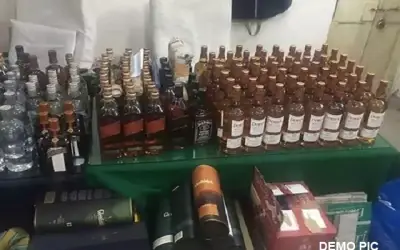 बिहार के वैशाली में पकड़ी गई 160 कार्टन विदेशी शराब
