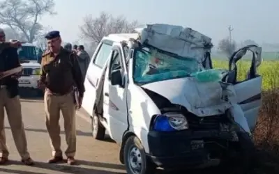 सड़क हादसे में छह की मौत छह घायल
