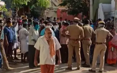लॉकडाउन में दिहाड़ी मजूरों ने सड़क पर उतरकर किया प्रदर्शन