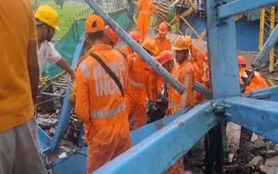   हादसा या लापरवाही, डेढ़ दर्जन मौतों का जिम्मेदार कौन ? 
