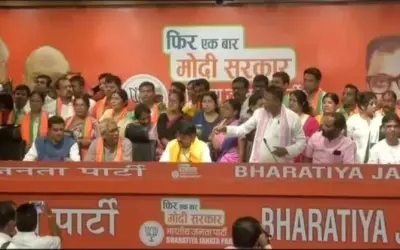 तृणमूल कांग्रेस के 2 विधायक समेत 50 पार्षद बीजेपी में शामिल