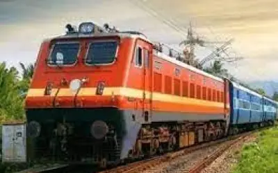 चलती ट्रेन के टॉयलेट में मिली महिला की लाश