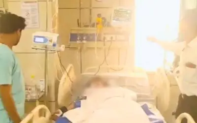 छेड़खानी का विरोध करने पर कोचिंग से घर लौट रही छात्रा को मनचलों ने ट्रेन के आगे फेंका