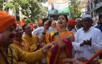 चुनाव प्रचार के बीच उर्मिला मातोंडकर ने मनाया गुड़ी पड़वा