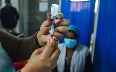 एक सप्ताह में चार करोड़ लोगों को वैक्सीन