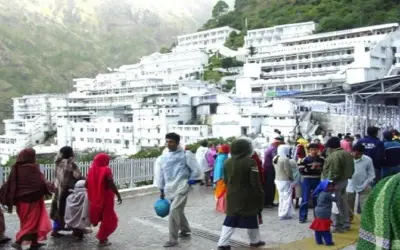  जम्मू के माता वैष्णो देवी मंदिर में भगदड़, 12 श्रद्धालुओं की मौत, 14 जख्मी