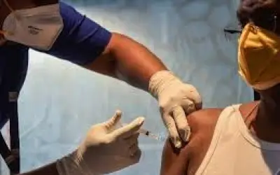 50 साल से अधिक उम्र वालों को जल्द लगेगी कोरोना वैक्सीन