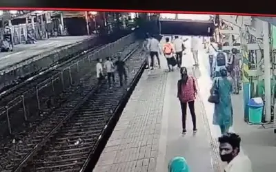 भाग रहे चोर को पुलिस जवान ने रेलवे ट्रैक पर दौड़ा कर पकड़ा