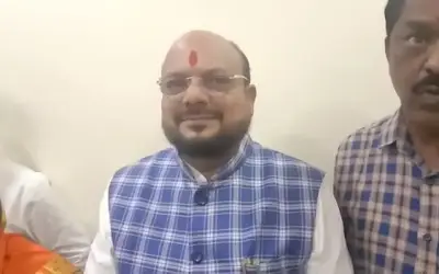 मंत्री का विवादित बयान, सड़क की तुलना हेमा मालिनी के गालों से की