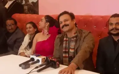 अभिनेता विवेक ओबेरॉय ने की नरेंद्र मोदी की तारीफ़, कहा - नेता नहीं लीडर हैं मोदी