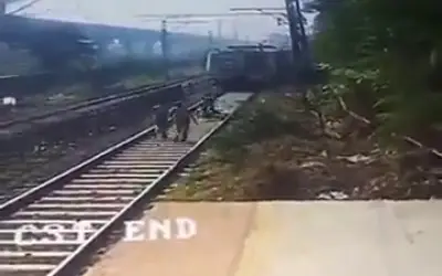 Motorman Saved a person's life by applying emergency brake-in24news