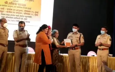 Mumbai Police returned the recovered goods to their owner-in24news