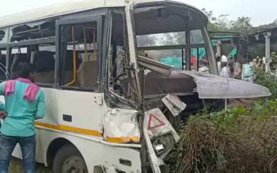 हिंगोली में सड़क हादसा, 4 की मौत, 25 घायल
