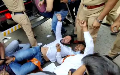 Bharatiya Janata Yuva Morcha aggressive against Congress in Mumbai-in24news