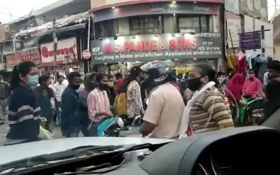 नागपुर में बढ़े कोरोना के मरीज, बाजारों में उमड़ रही है भीड़