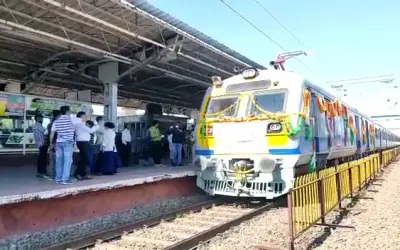 Memo Rail started again from Igatpuri to Bhusaval-in24news