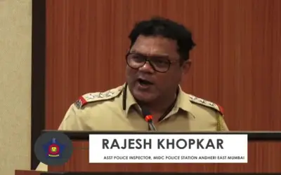 मुंबई पुलिस में मिमिक्री आर्टिस्ट, मिमिक्री का वीडियो हुआ वायरल