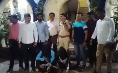 बदमाशों से हुए झगड़े में प्रेमी की मौत, प्रेमिका घायल, माहिम बीच पर घूमने आये थे दोनों