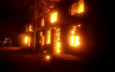 ठाणे के कल्याण नाका में लगी आग, 3 गोदाम में रखे सामान जलकर हुए राख