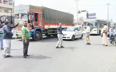 डंपर ने पति-पत्नी को रौंदा, हुई मौत